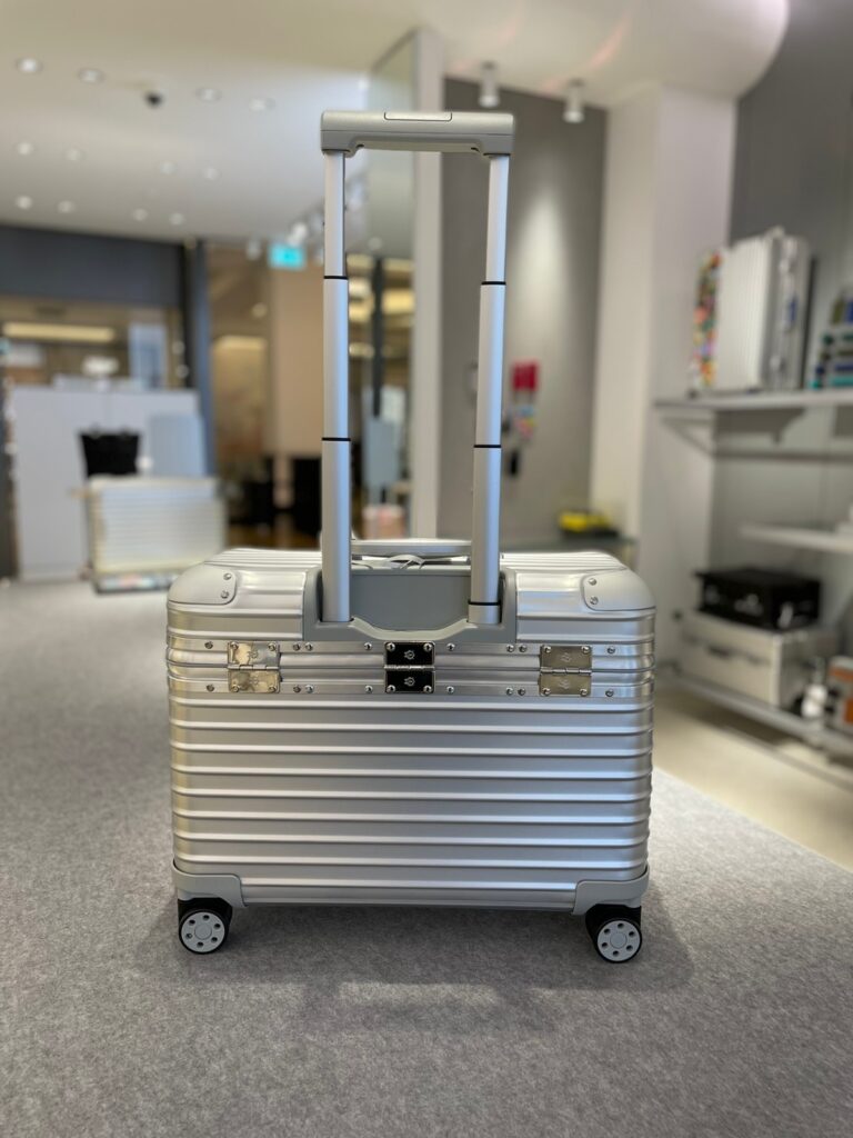 Who’s flying? The big or the small Pilot? A review on the Rimowa Pilot ...