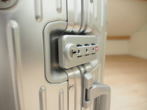 How to recognize a fake Rimowa 
