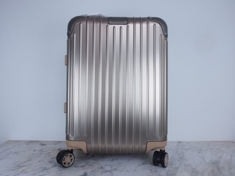 rimowa cabin plus titanium